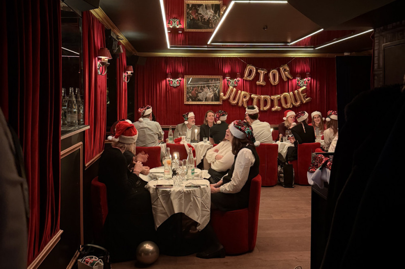 Campagne #36978 - Sacré Frenchy Paris Salon Pompadour idéal pour vos soirées privées et événements exclusifs.