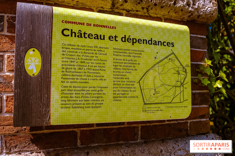 La réserve Naturelle des Etangs de Bonnelles, son pont kiosque, temple de l'amour et ses trésors
