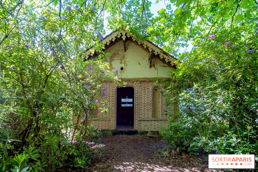 La réserve Naturelle des Etangs de Bonnelles, son pont kiosque, temple de l'amour et ses trésors