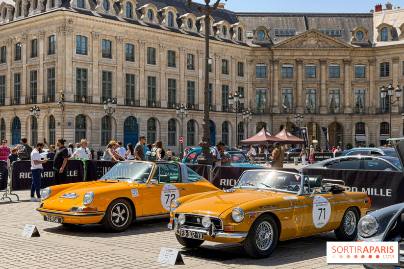 Le Rallye des Princesses expose ses voitures de collection sur la Place Vendôme