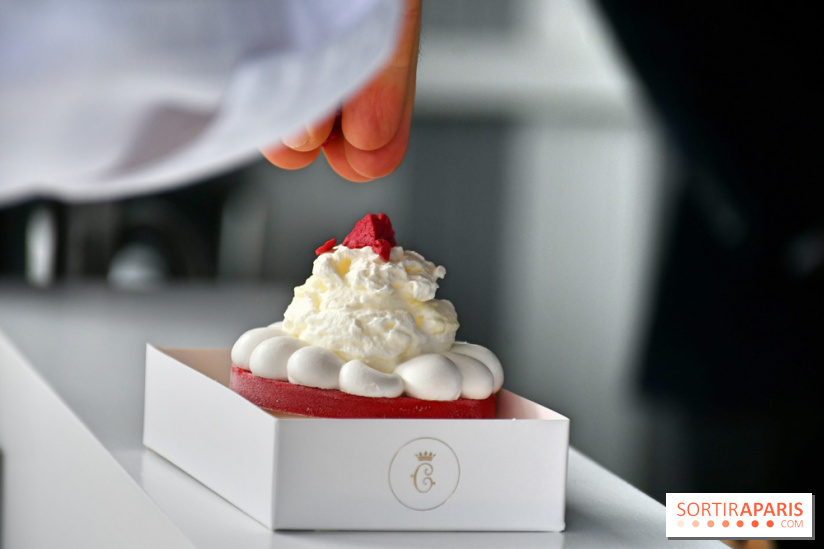 Les pâtisseries givrées de l'Hôtel de Crillon par Matthieu Carlin pour cet été sur la place de la Concorde