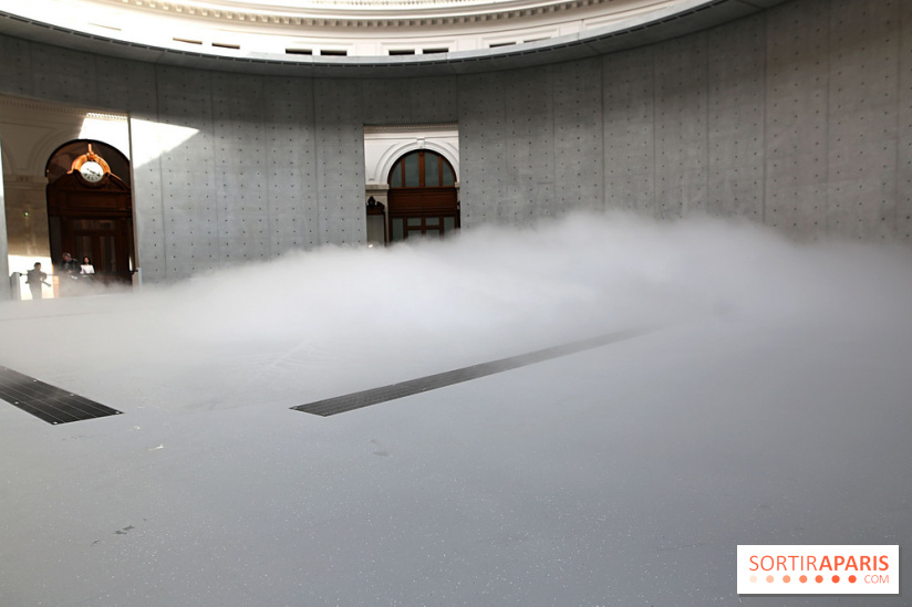 Fujiko Nakaya : nos photos de sa sculpture de brouillard à voir à la Bourse de Commerce