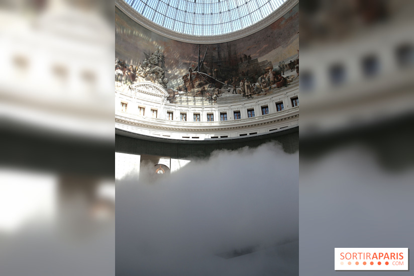 Fujiko Nakaya : nos photos de sa sculpture de brouillard à voir à la Bourse de Commerce