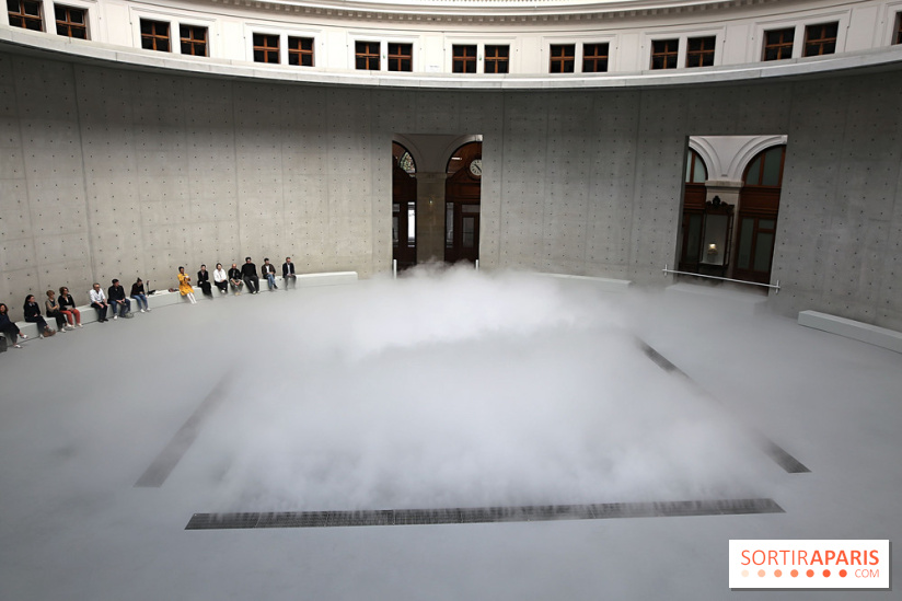 Fujiko Nakaya : nos photos de sa sculpture de brouillard à voir à la Bourse de Commerce