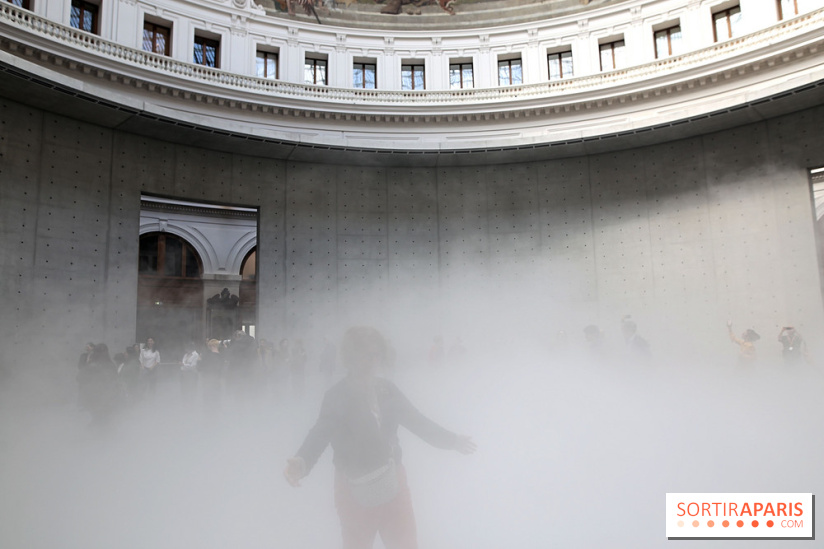 Fujiko Nakaya : nos photos de sa sculpture de brouillard à voir à la Bourse de Commerce