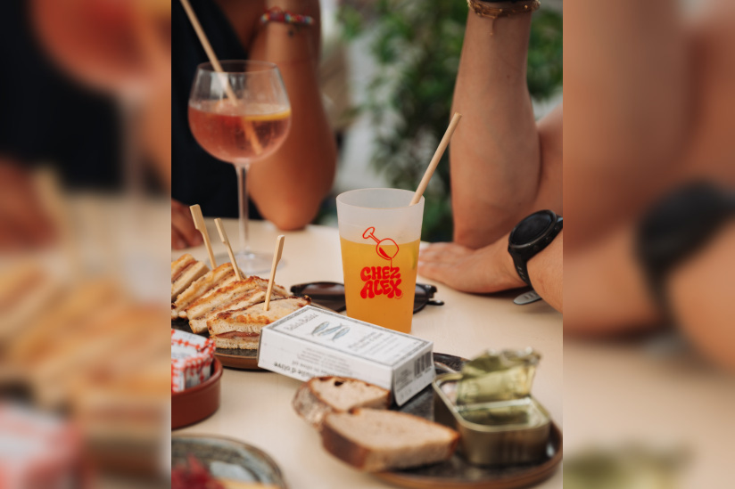 Chez Alex : terrasse d’apéro au bord de Seine face à la Tour Eiffel