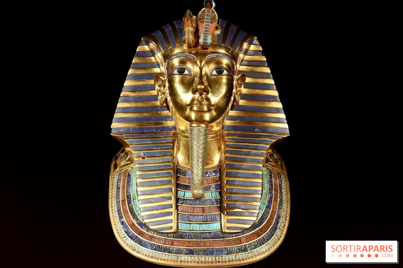Le masque de Toutânkhamon sur fond noir - Toutankhamon : son tombeau et ses trésors
