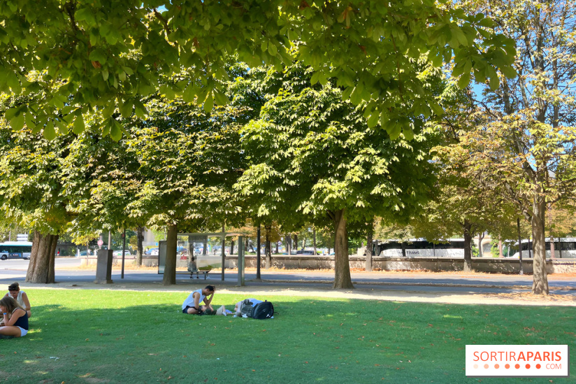 La promenade du Cours de la Reine, une ancienne promenade royale le long des quais de Seine