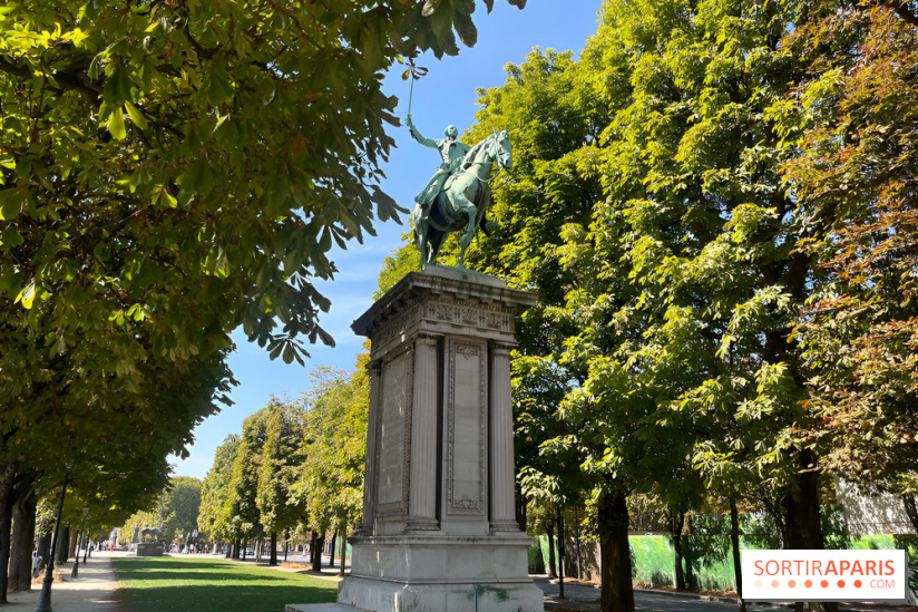 La promenade du Cours de la Reine, une ancienne promenade royale le long des quais de Seine