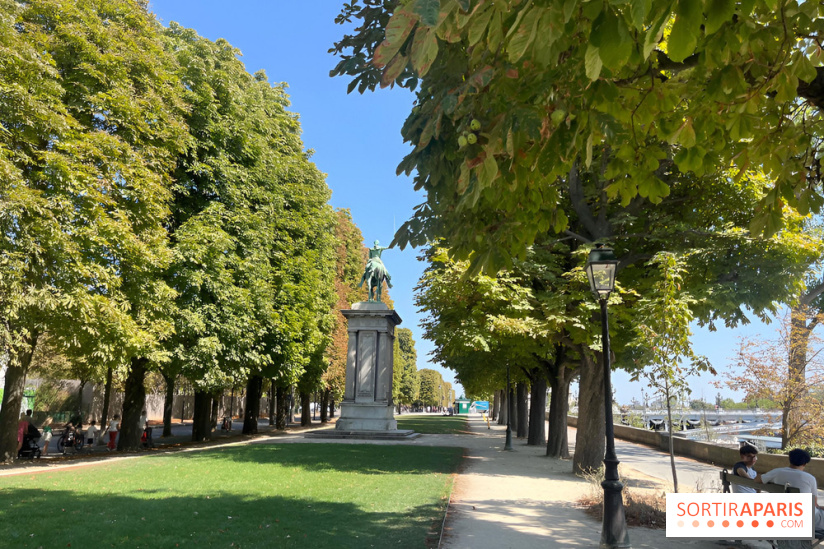 La promenade du Cours de la Reine, une ancienne promenade royale le long des quais de Seine