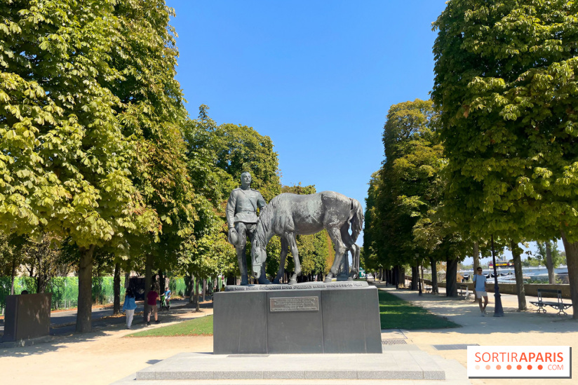 La promenade du Cours de la Reine, une ancienne promenade royale le long des quais de Seine