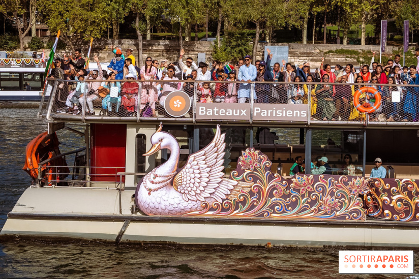 Défilé flottant sur la Seine : le Jal Yatra à Paris, les photos