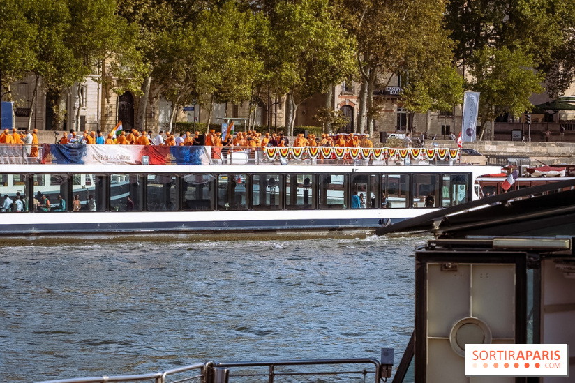 Défilé flottant sur la Seine : le Jal Yatra à Paris, les photos