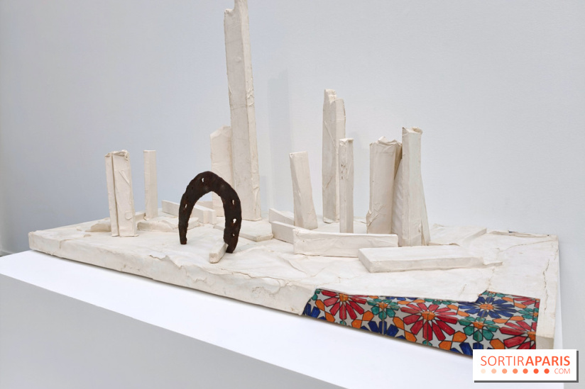 Exposition Simone Fattal au MAM Paris : mythes, exil et villes englouties