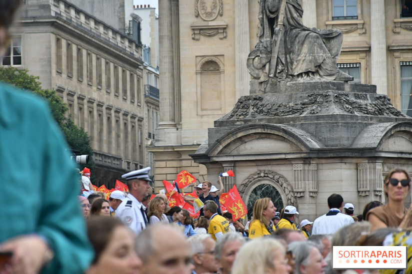 En images : la messe géante sur les Champs-Elysées du Pape Léon XIV