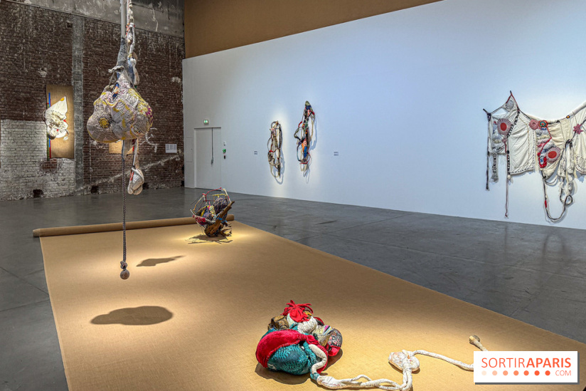 Sonia Gomes — Cœur sauvage : sculptures textiles au Palais de Tokyo