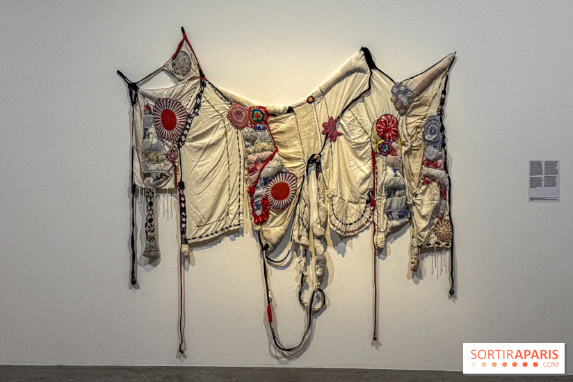 Sonia Gomes — Cœur sauvage : sculptures textiles au Palais de Tokyo