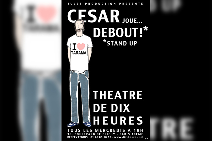 César joue debout