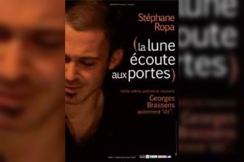 LA LUNE ECOUTE AUX PORTES