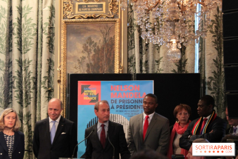 Reùise du diplome du Citoyen d'Honneur de la Ville de Paris à Nelson Mandela