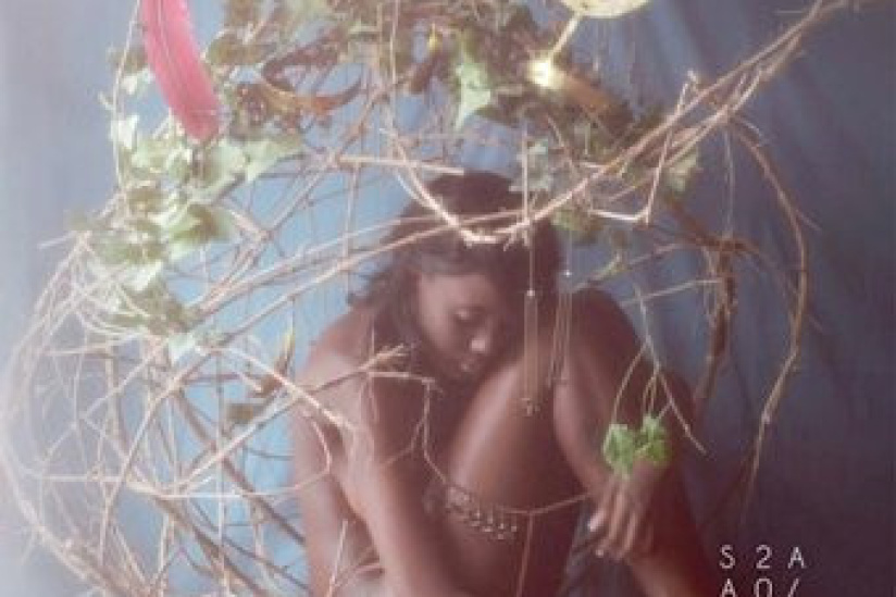 Pagan Poetry, Diane Schuh, Vivienne Mook, la Cour.