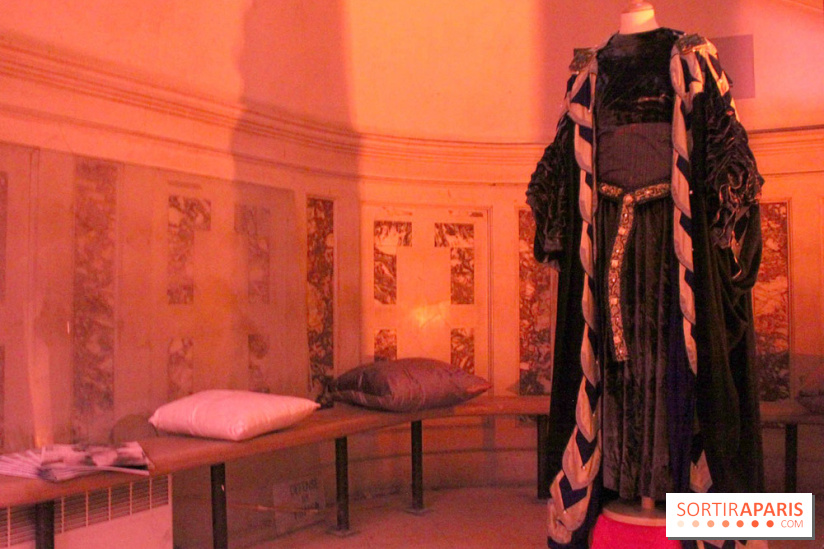 Peris By les Ambassadeurs