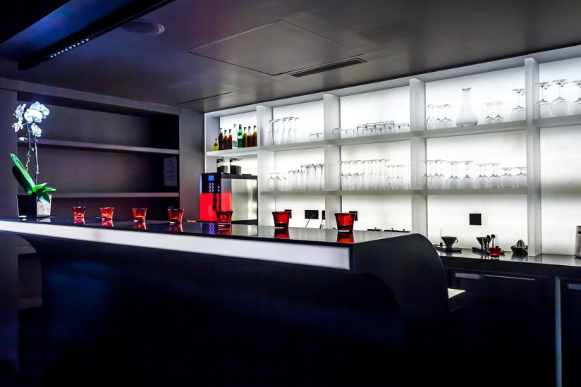 Le Black Bar de l'Hôtel Félicien 