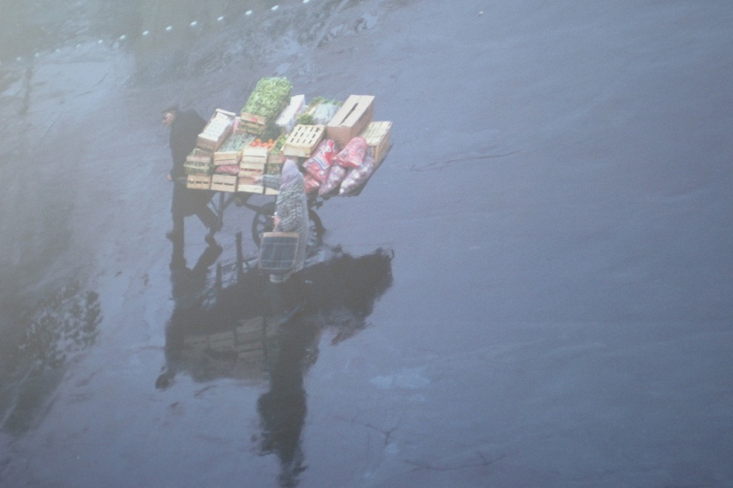 Triporteur aux Halles. © Atelier Robert Doisneau