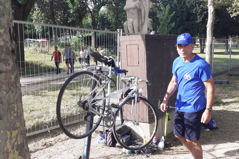 Jo de Tokyo : venez à la Fan Zone en vélo, il sera garé gratuitement et même réparé !