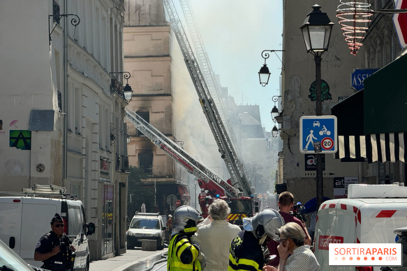 Un incendie en cours à Paris dans le Marais, près du BHV et de l’Hotel de Ville