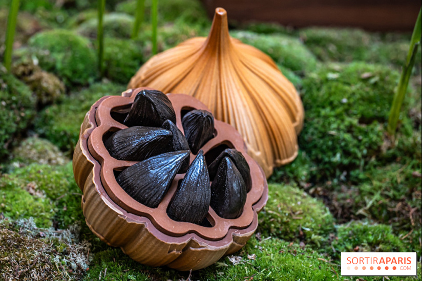 Pâques 2025 : l'oeuf ail noir original du Peninsula Paris par Anne Coruble