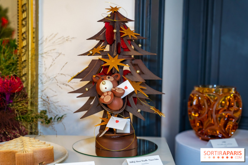La bûche de Noël sapin exceptionnelle d'Eddie Benghanem pour le Trianon Palace Versailles 2023