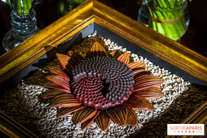 L'Oeuf de Pâques Tournesol du Péninsula Paris, la "Fleur de Lumières" par Anne Coruble