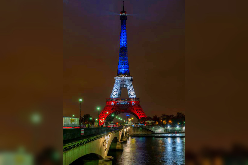 La Tour Eiffel tricolore, aux couleurs du drapeau français