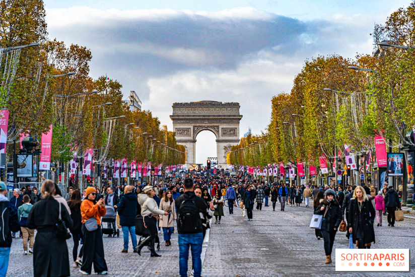 Champs-Elysées shopping map. Top stores and sights.
