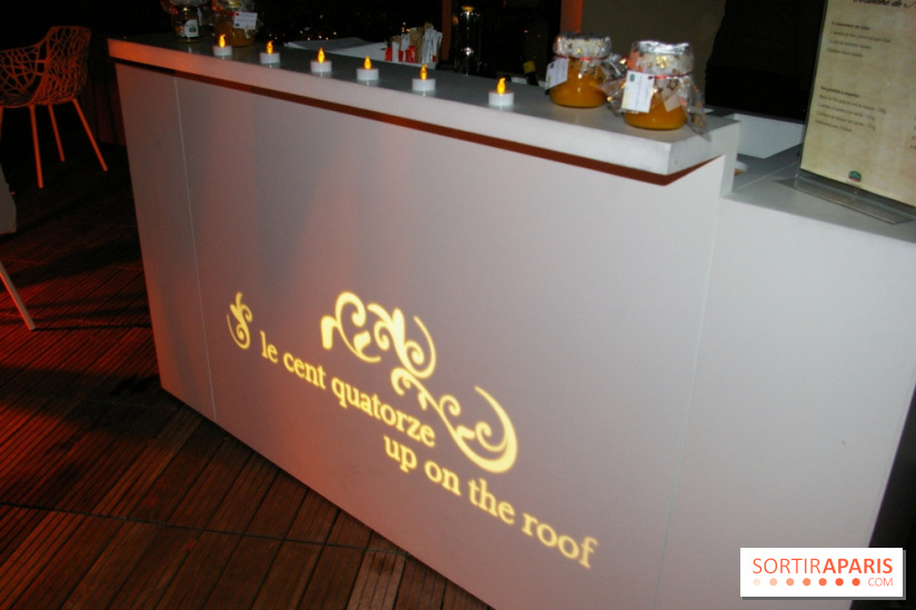 Le bar du 114 up on the Roof