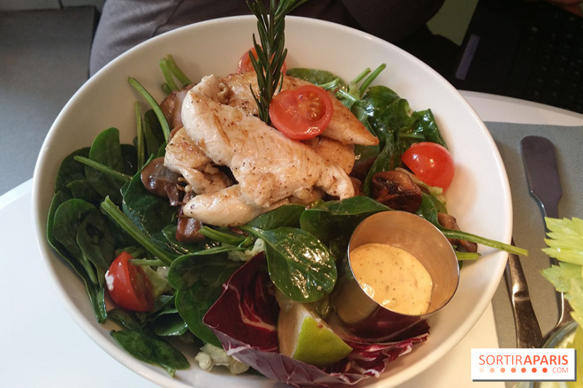 Le Paradis du fruit : salade composée de poulet grillé chaud