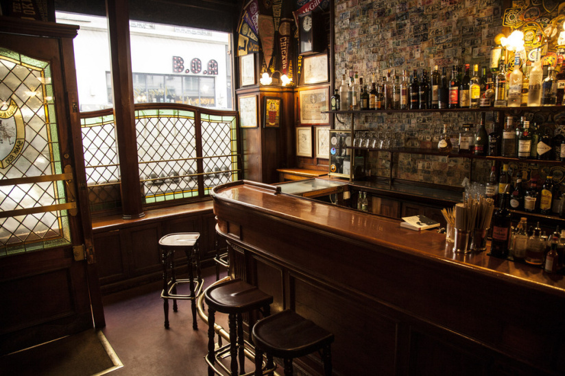 Paris : 3 anecdotes insolites sur ce bar historique, vieux de plus de 100 ans