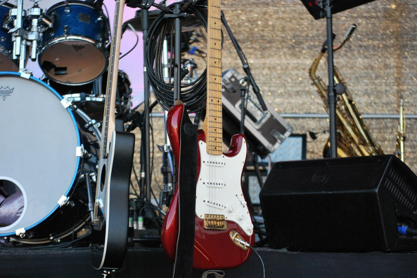 Fête de la musique 2025 : hommage à Michael Jackson et feu d'artifice à Massy (91)