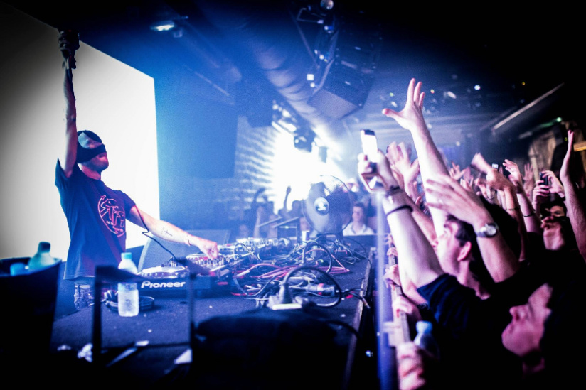 SBCR de The Bloody Beetroots en dj set au Showcase 