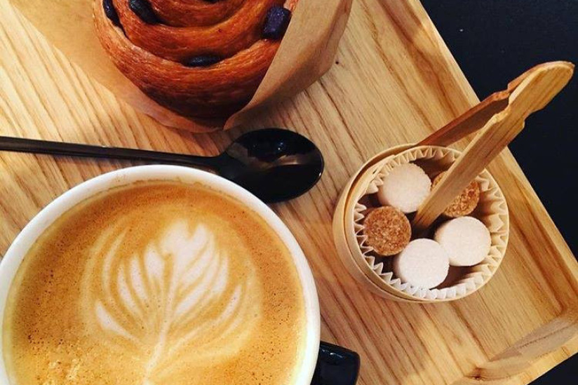 Ouverture du Café - L'Eclair de Génie à Montmartre