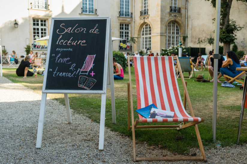 Le jardin de L'Institut Suédois en mode été 