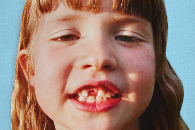 Angèle en rencontre et mini concert gratuit à la Fnac Forum des Halles