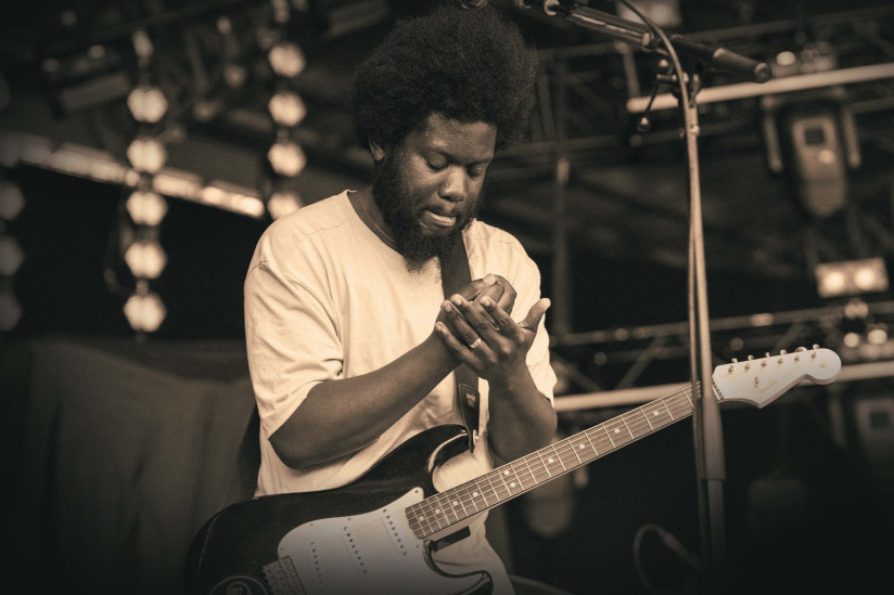 Michael Kiwanuka en concert à La Salle Pleyel de Paris en novembre 2019