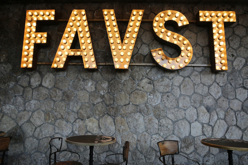 The Reflex et Les Yeux Orange au Faust