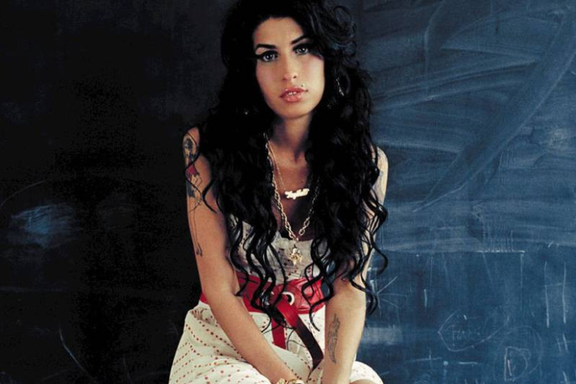 Amy Winehouse : la garde-robe de l’artiste mise aux enchères pour 1 à 2 millions de dollars
