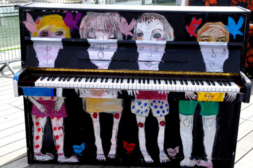 Joyce Jonathan et Célien Schneider en micro-concert gratuit pour Play Me I’m Yours