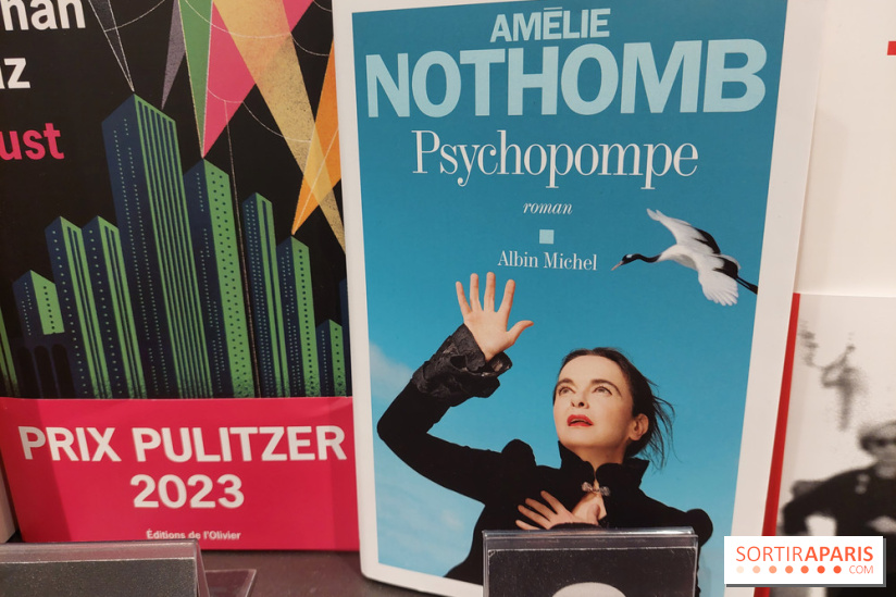 Amélie Nothomb en rencontre et dédicace à la Fnac Montparnasse à Paris