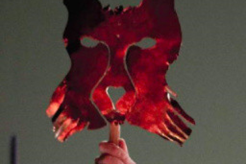 La Conférence des chiens au théâtre Dunois : l'éducation revisitée