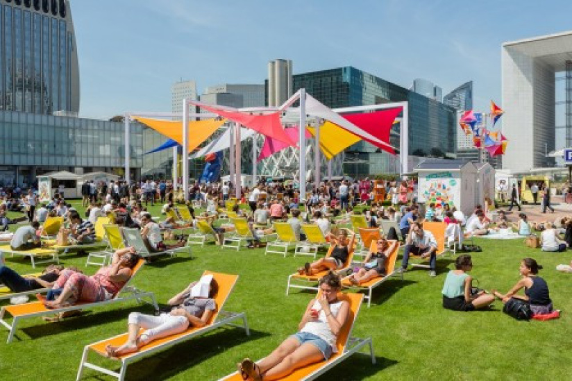 L'été Defacto à la Défense